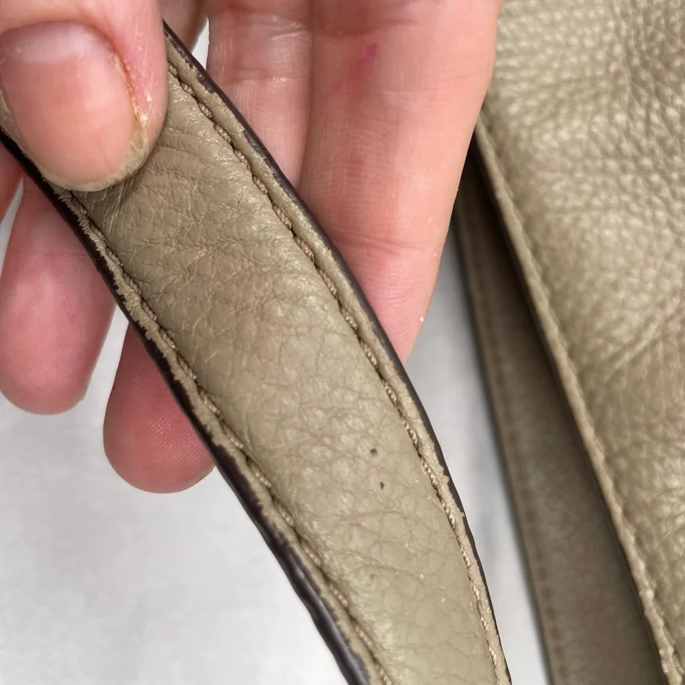 Michael Kors Fulton Luggage Tan Pebbled Leather Hobo Shoulder Bag Gold Medallion